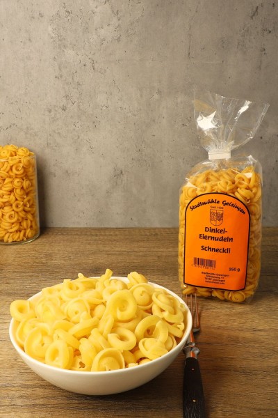 MAKARON-SLIMAK.jpg