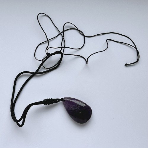 Ametyst szlifowany na sznurku